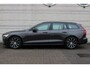Volvo V60 T6 Plug-in hybrid AWD Plus Dark | Trekhaak | Rondom zichtcamera | Verwarmbare voorstoelen+achterbank+stuurwiel | Premium audio by Harman Kardon | Verwarmbare voorruit | 18 inch Lichtmetalen velgen