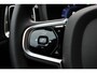 Volvo V60 T6 Plug-in hybrid AWD Plus Dark | Trekhaak | Rondom zichtcamera | Verwarmbare voorstoelen+achterbank+stuurwiel | Premium audio by Harman Kardon | Verwarmbare voorruit | 18 inch Lichtmetalen velgen