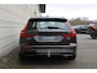 Volvo V60 T6 Plug-in hybrid AWD Plus Dark | Trekhaak | Rondom zichtcamera | Verwarmbare voorstoelen+achterbank+stuurwiel | Premium audio by Harman Kardon | Verwarmbare voorruit | 18 inch Lichtmetalen velgen