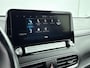 Hyundai Kona Electric EV COMFORT SMART 64 kWh | NAVI | WARMTEPOMP | 3 FASEN | STOEL & STUURVERWARMING | CLIMA | CRUISE | CAMERA | NAVI via APPLE CARPLAY & ANDROID AUTO |