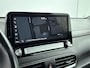 Hyundai Kona Electric EV COMFORT SMART 64 kWh | NAVI | WARMTEPOMP | 3 FASEN | STOEL & STUURVERWARMING | CLIMA | CRUISE | CAMERA | NAVI via APPLE CARPLAY & ANDROID AUTO |
