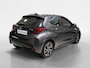 Toyota Yaris 1.5 Hybrid Dynamic | Apple Carplay / Android Auto | Licht + Regensensor | Parkeercamera Achter | Climate Control | Rijstrookassistent + Correctie | Cruise Control Adaptief | 16"Lichtmetalen Velgen | Keyless Entry + Keyless Start