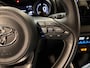 Toyota Yaris 1.5 Hybrid Dynamic | Apple Carplay / Android Auto | Licht + Regensensor | Parkeercamera Achter | Climate Control | Rijstrookassistent + Correctie | Cruise Control Adaptief | 16"Lichtmetalen Velgen | Keyless Entry + Keyless Start