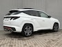 Hyundai Tucson 1.6 T-GDI PHEV N Line Sky 4WD Automaat / Fabrieksgarantie tot 12-2027 / Dealer onderhouden / Afneembare Trekhaak (1350KG) / Panorama-/schuifdak / KRELL audio / Apple Carplay/Android auto / Navigatie / Achteruitrijcamera / Stuur-/Stoelverwarming /