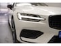 Volvo V60 2.0 B3 Essential Facelift Aut. [ Navi Camera Carplay ]