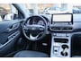 Hyundai Kona Electric 204pk EV Fashion 64 kWh | SoH 91% | Warmtepomp | Navigatie | Camera | PDC | Head-up