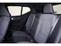 Volvo XC40 B4 Plus Dark - IntelliSafe Assist & Surround - Harman/Kardon audio - Parkeercamera achter - Verwarmde voorstoelen & stuur - Parkeersensoren voor & achter - Draadloze tel. lader - Elektr. inklapbare trekhaak - 19' LMV