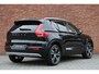 Volvo XC40 B4 Inscription | Trekhaak | Parkeercamera | Bumperdelen Gespoten in Onyx Black | Verwarmbare Voorstoelen & Stuurwiel | Apple Carplay/ Android Auto | Navigatie | Harman Kardon | All-Season banden