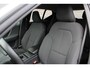 Volvo XC40 1.5 T2 Momentum | Verwarmbare voorruit | Parkeerassistent voor+achter | Climate control | Keyless | 18 inch Lichtmetalen velgen |
