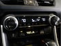 Toyota RAV4 2.5 Hybrid AWD Bi-Tone | Schuif - / kanteldak | Alarm klasse 3 | Trekgewicht 680 kg door Amerikaanse uitvoering |