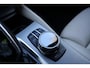 BMW 5-Serie M550i xDrive High Executive Vol | HUD | Schuifdak | B&W | Soft Close | Massage | Driv ass plus | Standkachel | 360 | DAB | Stoelventilatie | Elektr. trekhaak | Ambient Air | Stuurwielverwarming | Etc.