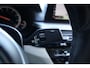 BMW 5-Serie M550i xDrive High Executive Vol | HUD | Schuifdak | B&W | Soft Close | Massage | Driv ass plus | Standkachel | 360 | DAB | Stoelventilatie | Elektr. trekhaak | Ambient Air | Stuurwielverwarming | Etc.
