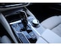 BMW 5-Serie M550i xDrive High Executive Vol | HUD | Schuifdak | B&W | Soft Close | Massage | Driv ass plus | Standkachel | 360 | DAB | Stoelventilatie | Elektr. trekhaak | Ambient Air | Stuurwielverwarming | Etc.