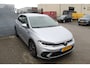 Volkswagen Polo 1.0 TSI R-Line Automaat/Navigatie/Virtual cockpit/Adaptive cruise control/Achteruitrijcamera/Parkeersensoren rondom/Apple carplay/Stoelverwarming/LED grill/IQ.light/Climate control/Draadloze telefoonlader/DAB/17''Lichtmetalen velgen.
