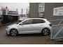 Volkswagen Polo 1.0 TSI R-Line Automaat/Navigatie/Virtual cockpit/Adaptive cruise control/Achteruitrijcamera/Parkeersensoren rondom/Apple carplay/Stoelverwarming/LED grill/IQ.light/Climate control/Draadloze telefoonlader/DAB/17''Lichtmetalen velgen.