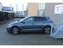 Volkswagen Polo 1.0 TSI R-Line Automaat/Navigatie/Virtual cockpit/Adaptive cruise control/Spraakbediening/Achteruitrijcamera/Parkeersensoren rondom/Apple carplay/Stoelverwarming/LED grill/IQ.light/Climate control/Draadloze telefoonlader/DAB/17''Lichtmetalen velgen.