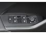 Volkswagen T-Cross 1.5 TSI R-Line Automaat/Navigatie/Virtual cockpit/Adaptive cruise control/Achteruitrijcamera/Parkeersensoren rondom/Apple carplay/Stoelverwarming/Climate control/IQ light/DAB/Draadloze telefoonlader.