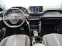 Peugeot 208 Allure 100pk Automaat | Navigatie | Achteruitrijcamera | Climate Control | Cruise Control | Parkeersensoren | Apple Carplay / Android Auto | Armsteun | Led koplampen | Elektrisch inklapbare spiegels | Automatisch dimlicht | Regensensor | Bluetooth | Donker getint glas | 16" lichtmetalen velgen |