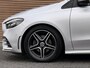 Mercedes-Benz B-klasse 200 Business Solution AMG-Line Trekaahk / Panodak / LED / Clima / Navi