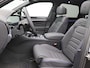 Volkswagen Touareg 3.0 TSi eHybrid 4MOTION R Final Edition 463PK DSG matrix led, trekhaak, panoramadak, 360gr. camera, leder, luchtvering, keyless, stuur-stoelverwarming, Dynaudio, head-up display, 22" lichtmetaal