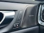 Volvo V60 T6 Plug-in hybrid AWD Ultra Dark | Panoramadak | Trekhaak | 360 Camera | Head-up Display | Leder | Stoel en stuurwielverwarming | Adaptieve Cruise control |