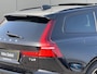Volvo V60 T6 Plug-in hybrid AWD Ultra Dark | Panoramadak | Trekhaak | 360 Camera | Head-up Display | Leder | Stoel en stuurwielverwarming | Adaptieve Cruise control |