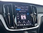Volvo V60 T6 Plug-in hybrid AWD Ultra Dark | Panoramadak | Trekhaak | 360 Camera | Head-up Display | Leder | Stoel en stuurwielverwarming | Adaptieve Cruise control |