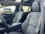 Volvo V60 T6 Plug-in hybrid AWD Ultra Dark | Panoramadak | Trekhaak | 360 Camera | Head-up Display | Leder | Stoel en stuurwielverwarming | Adaptieve Cruise control |