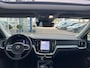 Volvo V60 T6 Plug-in hybrid AWD Ultra Dark | Panoramadak | Trekhaak | 360 Camera | Head-up Display | Leder | Stoel en stuurwielverwarming | Adaptieve Cruise control |