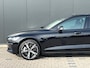 Volvo V60 T6 Plug-in hybrid AWD Ultra Dark | Panoramadak | Trekhaak | 360 Camera | Head-up Display | Leder | Stoel en stuurwielverwarming | Adaptieve Cruise control |