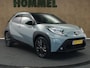 Toyota Aygo X 1.0 VVT-i S-CVT Premium - ORIGINEEL NEDERLANDSE AUTO- AFKOMSTIG VAN 1E EIGENAAR - NAVIGATIE - PARKEERSENSOREN  VOOR EN ACHTER - VOORSTOELEN VERWARMD - KEYLESS ENTRY / START - HALF LEDEREN BEKLEDING - 18 INCH LICHT METALEN VELGEN - CAMERA - CLIMATE CONTROL