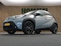 Toyota Aygo X 1.0 VVT-i S-CVT Premium - ORIGINEEL NEDERLANDSE AUTO- AFKOMSTIG VAN 1E EIGENAAR - NAVIGATIE - PARKEERSENSOREN  VOOR EN ACHTER - VOORSTOELEN VERWARMD - KEYLESS ENTRY / START - HALF LEDEREN BEKLEDING - 18 INCH LICHT METALEN VELGEN - CAMERA - CLIMATE CONTROL