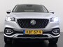 MG EHS 1.5 TGDI Luxury VAN € 26.900,- VOOR € 23.440,- UW LENTEVOORDEEL €3.460,-! | PHEV | MEGA COMPLEET! | TREKHAAK | COMPLETE HISTORIE AANWEZIG | FABRIEKSGARANTIE T/M 11-2030 | 52km WLTP ELECTR RIJBEREIK, TOTAAL RIJBEREIK TOT 1.000km!