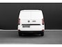 Volkswagen Transporter 218 pk | 64kWh | €8.000 Voorraad Voordeel | Trekhaak | Bijrijdersbank | Achterdeuren | Apple Carplay | Navi | Cruise