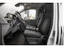Volkswagen Transporter 218 pk | 64kWh | €8.000 Voorraad Voordeel | Trekhaak | Bijrijdersbank | Achterdeuren | Apple Carplay | Navi | Cruise
