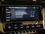 Peugeot e-308 SW GT Avantage EV 54 kWh Alcantara | Warmtepomp | Navigatie | Stoelverwarming | Apple Carplay/Android Auto | | 11 kW lader | Achteruitrijcamera | Apple Carplay/Android Auto|telefoonintegratie premium