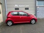 Toyota Aygo 1.0-12V Aspiration Red Eerste eigenaar / Airco / Carplay / Half leder