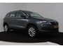 Skoda Karoq 1.5 TSI ACT Style (STOELVERWARMING, CAMERA, SFEERVERLICHTING, NAVIGATIE CARPLAY, CRUISE CONTROL, PARKEERSENSOREN)