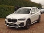 BMW X1 sDrive18i | Handbak | Uniek | PearlWeiss | Leer | Nav | All-black!