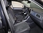 Volkswagen T-Roc 1.5 TSI Style 150 PK DSG | Private lease vanaf €641,-| Trekhaak afneembaar | Navigatie | Stoel verwarming en massage | Alcantara |