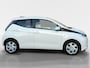 Toyota Aygo 1.0 VVT-i x-play | Dealeronderhouden | Camera | Winterbanden erbij | Airco |