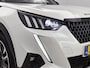 Peugeot 2008 1.2 GT 156pk Automaat | Schuif-/Kanteldak | Trekhaak | Stoel-/Voorruitverwarming | Navigatie | Adaptieve Cruise Control | Dodehoekdetectie | Camera | Keyless Entry/Start | Interieurverlichting | Apple Carplay/Android Auto |