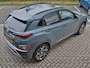 Hyundai Kona 1.6 GDI HEV Premium Sky | Automaat | Cruise Control Adaptief | Navigatie | Camera | Leder | Stoel+StuurVerwarming |