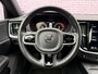 Volvo S60 2.0 T4 R-Design | Nieuwe Distributie riem | 12 mnd BOVAG garantie | Trekhaak | Camera | Stoelverwarming | Parkeersensoren V+A | Extra getint glas | 19" Velgen | Memory | Volvo on Call |