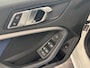 BMW 1-Serie 118i High Executive M sport | Panoramadak | Cruise Control | Apple Carplay/Android Auto | Sensoren voor en achter |
