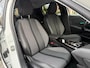Peugeot e-208 EV Allure 50 kWh GROOT.NAVI / HALF.LEER / CAMERA / 17 INCH LMV /