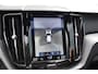 Volvo XC60 T8 390PK Automaat Recharge AWD R-Design / Adaptieve cruise control/ BLIS/ Panoramadak/ Trekhaak/ Head up display/ 360 camera/ Parkeersensoren/ Stoel en stuurwielverwarming