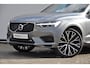 Volvo XC60 T8 390PK Automaat Recharge AWD R-Design / Adaptieve cruise control/ BLIS/ Panoramadak/ Trekhaak/ Head up display/ 360 camera/ Parkeersensoren/ Stoel en stuurwielverwarming