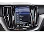 Volvo XC60 T8 390PK Automaat Recharge AWD R-Design / Adaptieve cruise control/ BLIS/ Panoramadak/ Trekhaak/ Head up display/ 360 camera/ Parkeersensoren/ Stoel en stuurwielverwarming