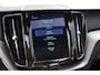 Volvo XC60 T8 390PK Automaat Recharge AWD R-Design / Adaptieve cruise control/ BLIS/ Panoramadak/ Trekhaak/ Head up display/ 360 camera/ Parkeersensoren/ Stoel en stuurwielverwarming